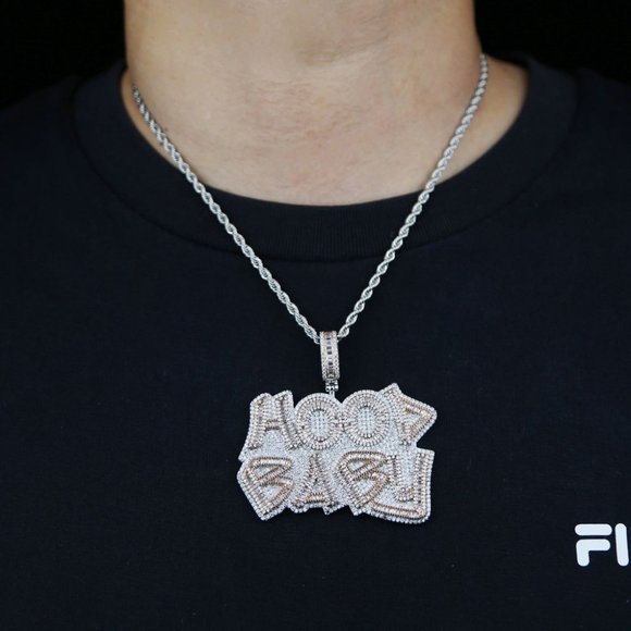 Luxury Font Hood Baby Silver Color Pendant - Picture 4 of 7